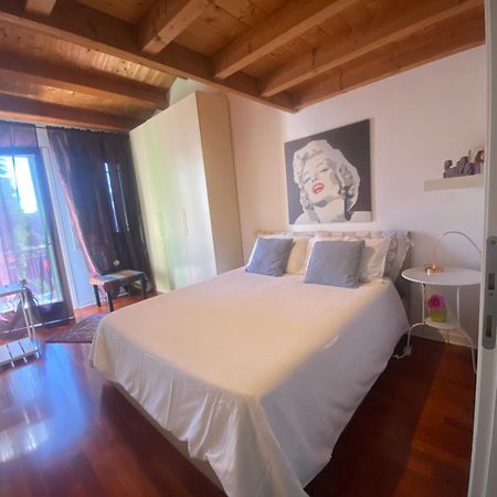 Casa Vacanze Chez La Reine - Holiday Home วิเชนซา ภายนอก รูปภาพ