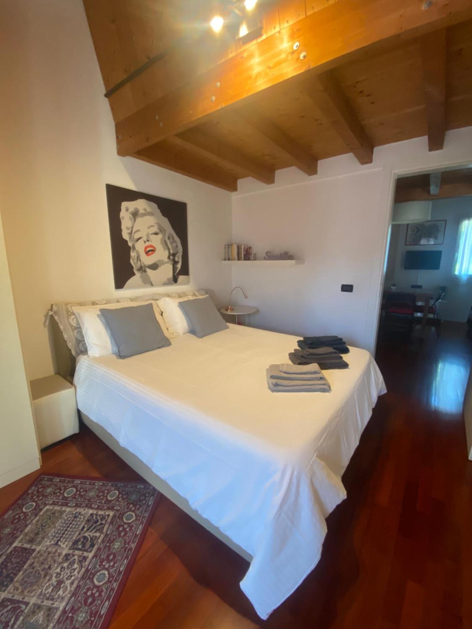 Casa Vacanze Chez La Reine - Holiday Home วิเชนซา ภายนอก รูปภาพ